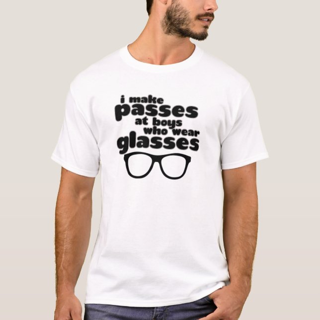 Camiseta Eu faço passagens em meninos com vidros (Frente)