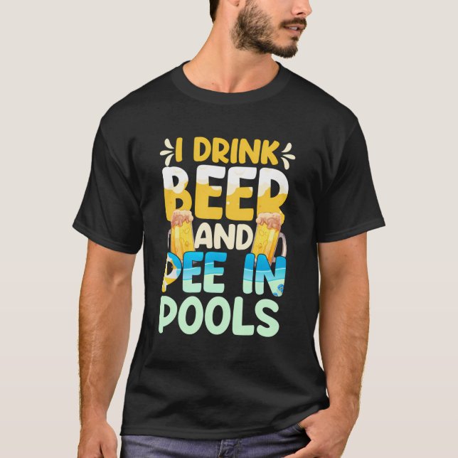 Camiseta Eu Fazia Mija Em Piscinas Nadando Natações Homens  (Frente)