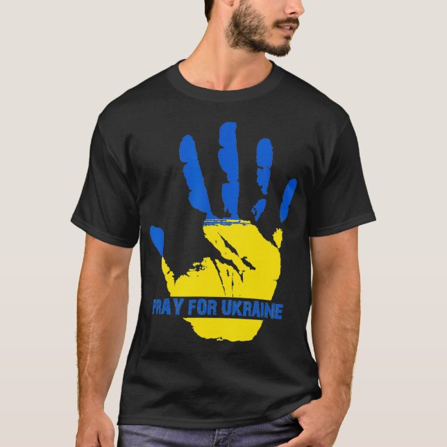 Camiseta Eu Fico Com A Ucrânia Rezando Pela Ucrânia (Frente)
