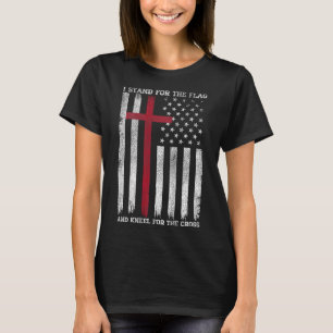 Camiseta Eu Fico De Pé Pela Bandeira, Me Ajoelho Pela Cruz