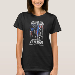 Camiseta Eu Fico De Pé Por Nossa Bandeira Me Ajoelho Para A