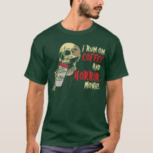 Camiseta Eu Funciono Com Café E Filmes De Terror retro famí