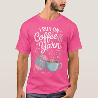 Camiseta Eu Funciono Com Café E Linha Engraçado Tricô Trico