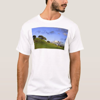 Camiseta Eu funciono para o monte dele! (na parte traseira)