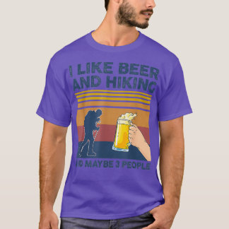 Camiseta Eu gosto de cerveja e caminhada e talvez três Pess
