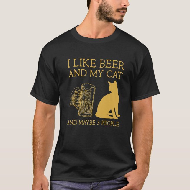 Camiseta Eu Gosto De Cerveja E Meu Gato E Talvez 3 Pessoas  (Frente)