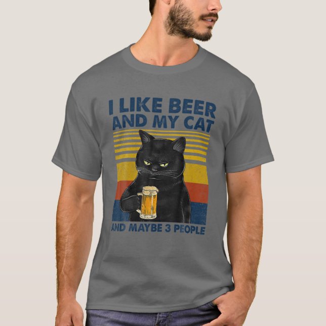 Camiseta Eu Gosto De Cerveja Meu Gato E Talvez 3 Pessoas En (Frente)