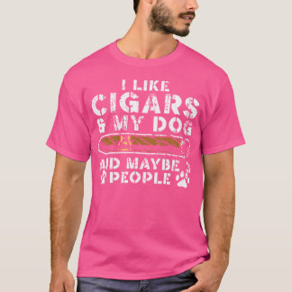 Camiseta Eu Gosto de Charutos Meu Cachorro E Talvez 3 Pesso