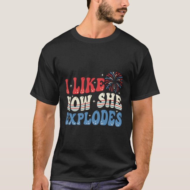 Camiseta Eu Gosto De Como Ela Explora 4 De Julho (Frente)