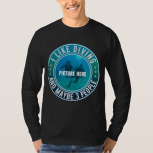CAMISETA EU GOSTO DE DIVIDIR E TALVEZ 3 PESSOAS PERSONALIZÁ