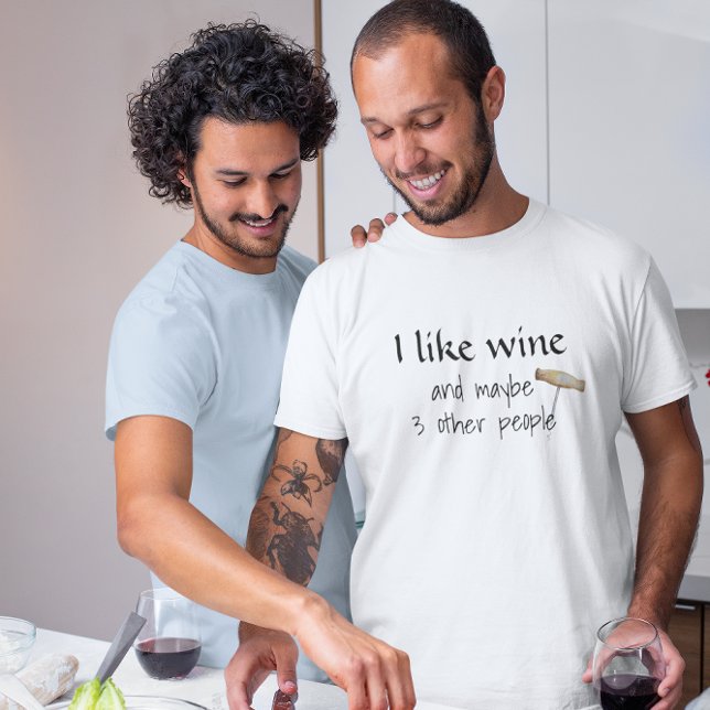 Camiseta Eu gosto de vinho e talvez 3 outras Pessoas de hum (Criador carregado)