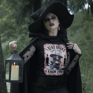 Camiseta Eu leio livros, sei coisas como leitor de hallowee