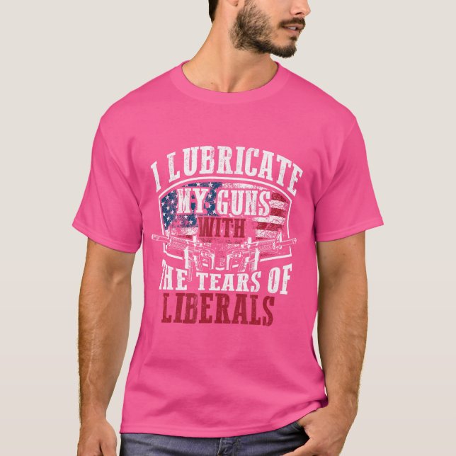 Camiseta Eu Lubrifico Minhas Armas Com As Lágrimas Dos Libe (Frente)
