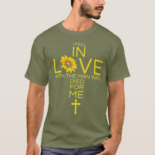 Camiseta Eu Me Apaixonei Pelo Homem Que Morreu Por Mim
