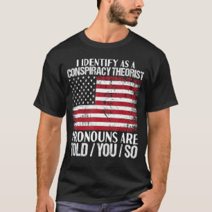 Camiseta Eu me identifico como os pronomes teoristas da con