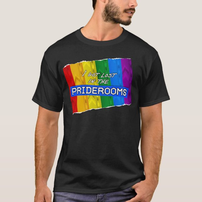 Camiseta Eu Me Perdi Nos Priderooms - Backrooms Arco-Íris (Frente)