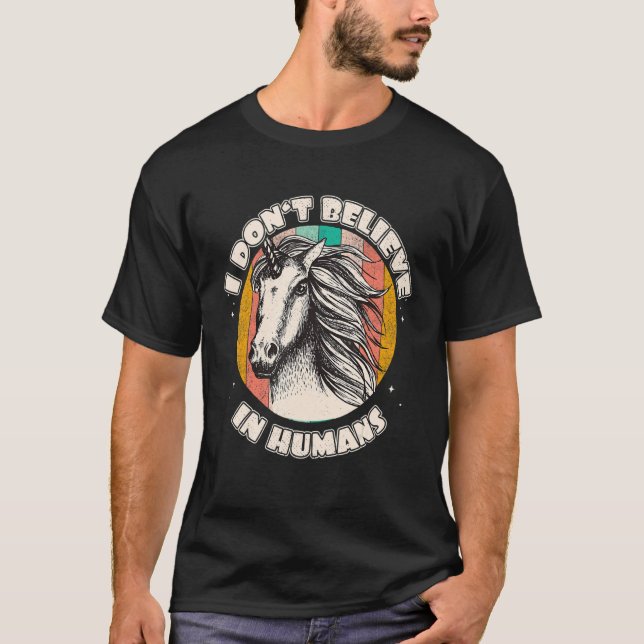 Camiseta Eu não acredito em humanos Retro Unicórnio Magical (Frente)