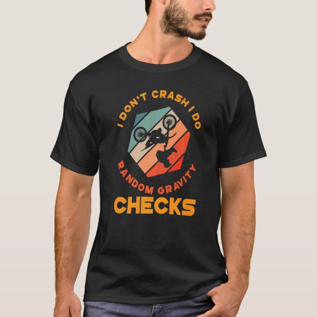 Camiseta Eu não caio, eu faço exames aleatórios de gravidad (Frente)