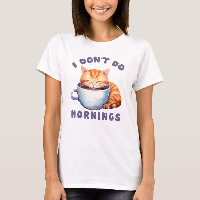 Camiseta Eu não faço manhãs - Gato Laranja Bonito com Café (Frente)