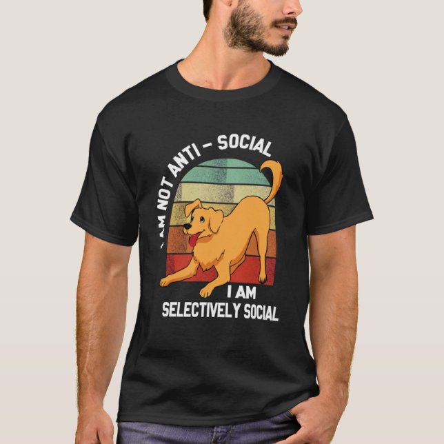Camiseta Eu não sou antissocial Eu sou seletivamente social (Frente)