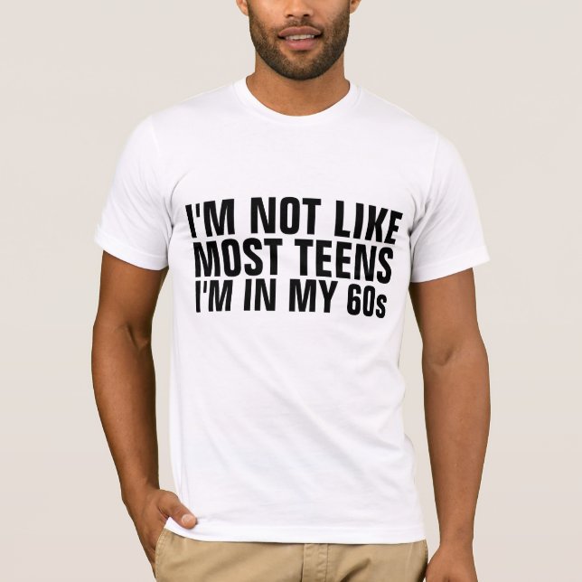 CAMISETA EU NÃO SOU COMO A MAIORIA DOS ADOLESCENTES EU ESTO (Frente)