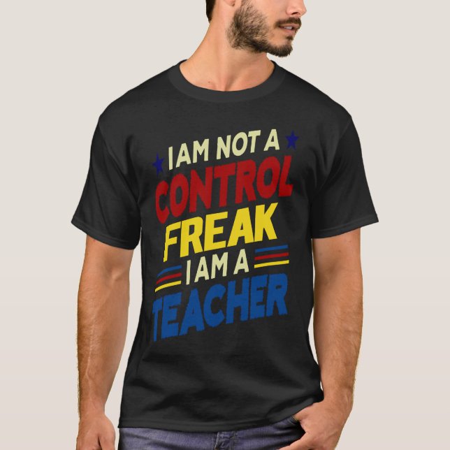Camiseta Eu não sou um Freak de Controle Eu sou um Professo (Frente)