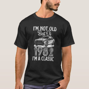 Camiseta Eu não sou velho, sou o melhor de 1982 carro engra