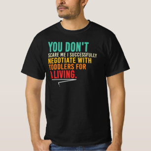 Camiseta Eu negoceio com crianças pequenas como profissão