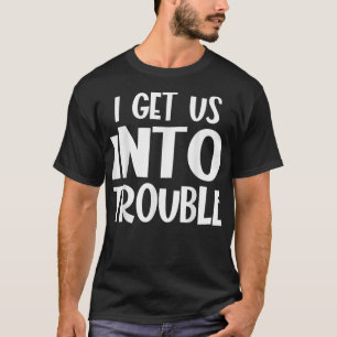 Camiseta Eu Nos Envolvo Em Um Problema Engraçado Casal De C