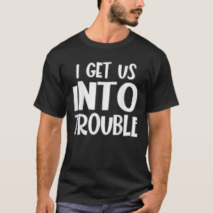 Camiseta Eu Nos Envolvo Em Um Problema Engraçado Casal De C