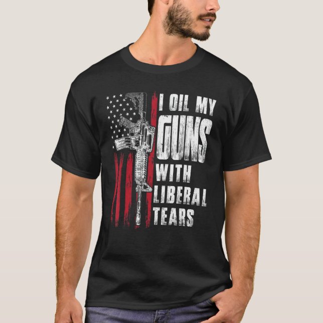 Camiseta Eu Oculto Minhas Armas Com Lágrimas Liberais Bande (Frente)