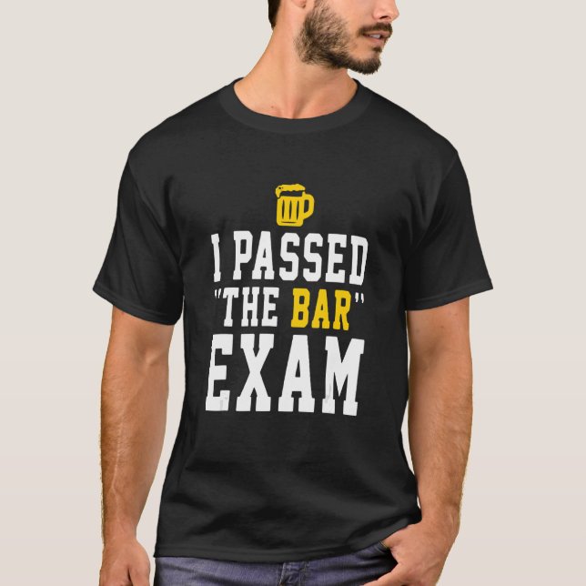 Camiseta Eu Pago O Estudante De Direito Da Cerveja Do Bar E (Frente)