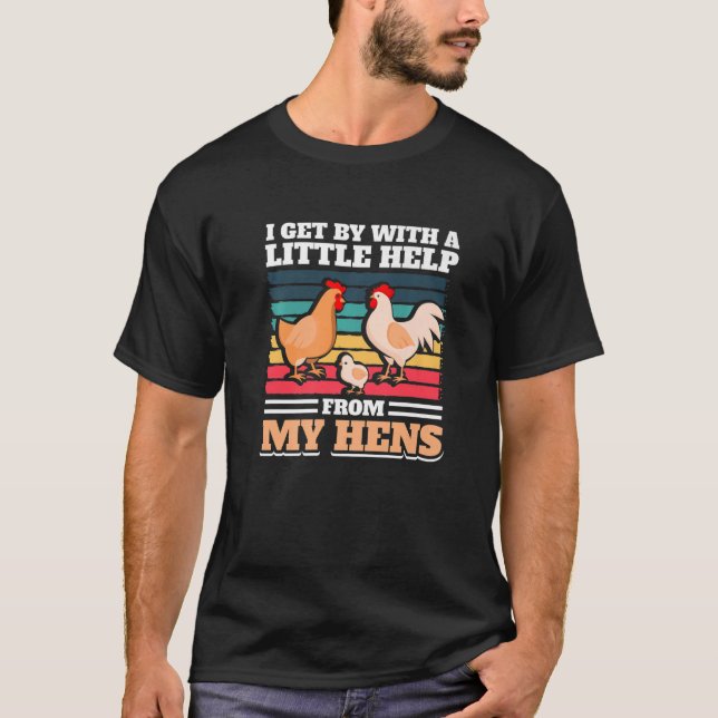 Camiseta Eu Passo Com Pouca Ajuda Da Minha Galinha (Frente)
