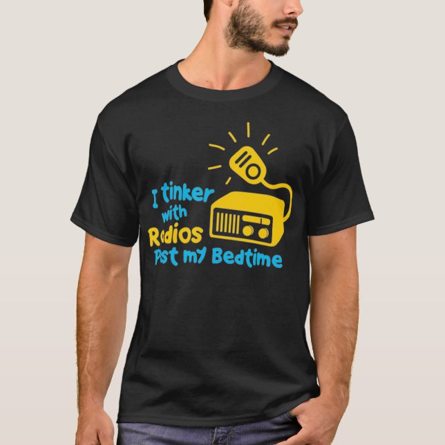 Camiseta Eu Penso Com Rádios Passando O Rádio Do Meu Tempo  (Frente)
