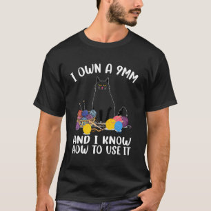 Camiseta Eu Possuo Uma 9MM e Sei Como Usá-la Gato de Crochê