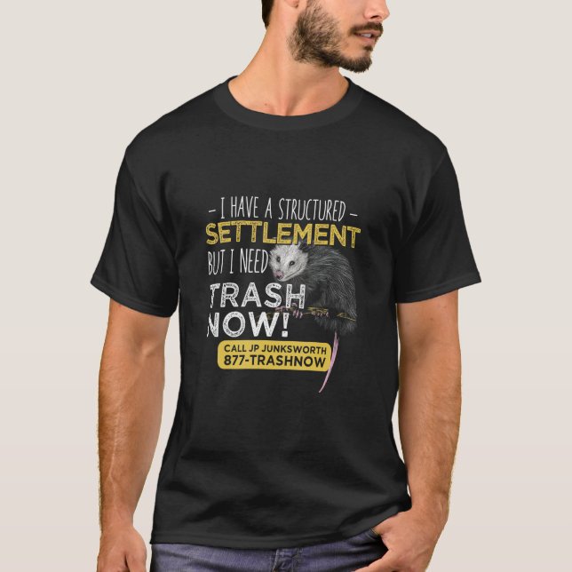 Camiseta Eu Preciso De Lixo Agora Ogambm Animal Gritar Poss (Frente)