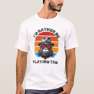 Camiseta Eu Preferencialmente jogando uma etiqueta com uma