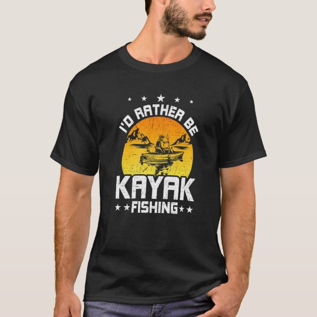 Camiseta Eu Preferiria Estar Pescando de Caiaque Pesca com  (Frente)