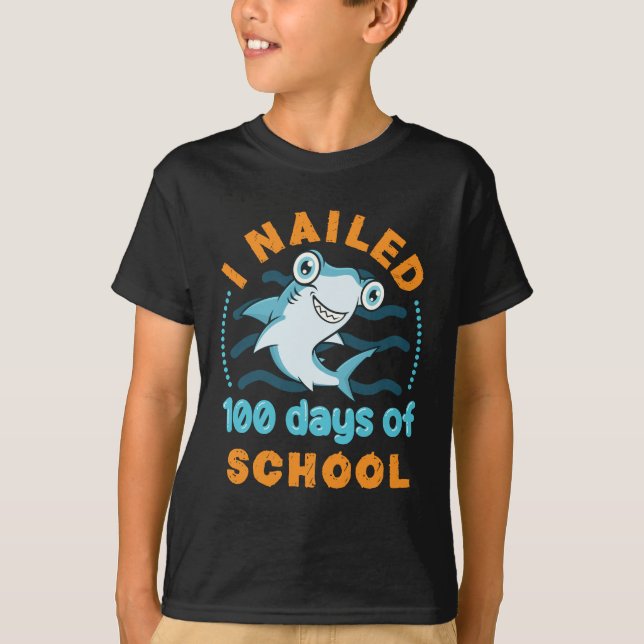 Camiseta Eu preguei 100 dias de tubarão-martelo da escola (Frente)
