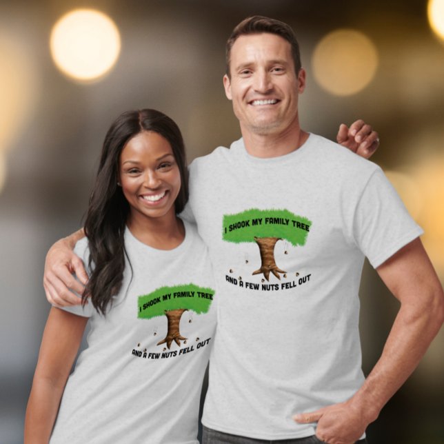 Camiseta Eu sacudi minha árvore genealógica e alguns loucos (Criador carregado)