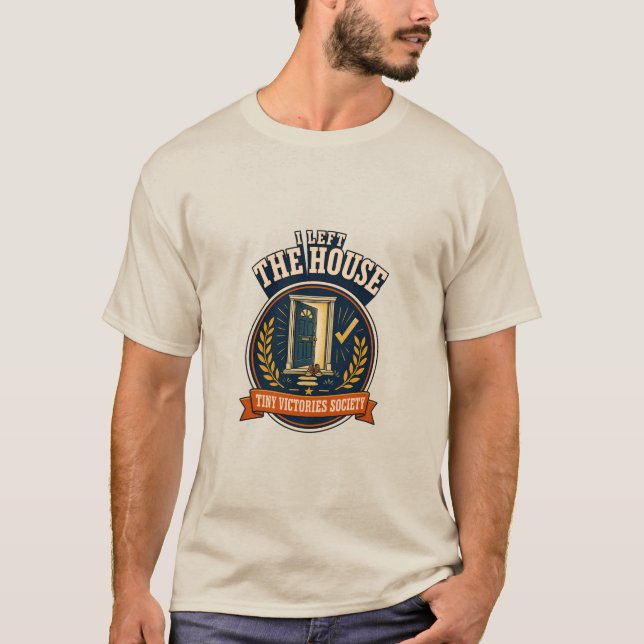 Camiseta Eu Saí de Casa Emblema de Vitória Introvertido Ret (Frente)