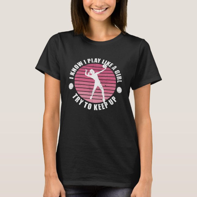Camiseta Eu Sei Que Eu Toco Como Uma Garota Tentando Contin (Frente)