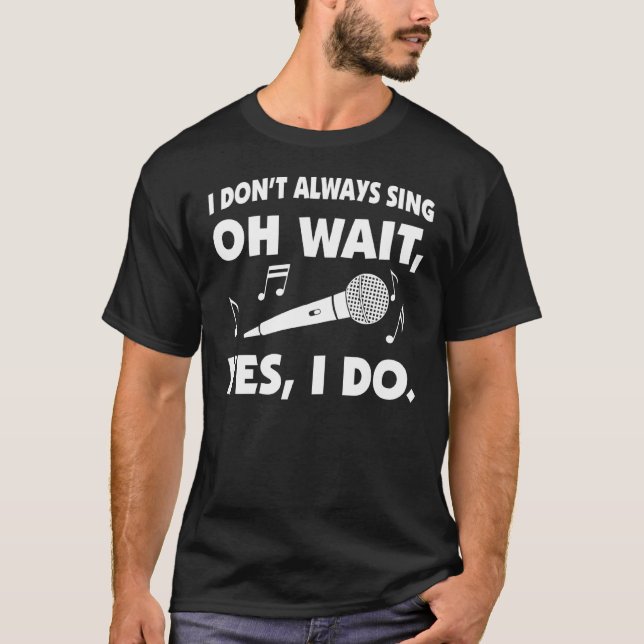 Camiseta Eu Sempre Canto Karaoke Cantando (Frente)