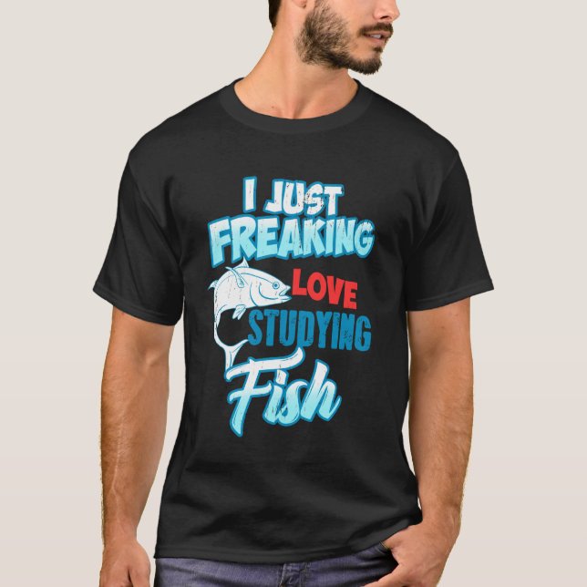 Camiseta Eu simplesmente amo estudar peixes nerd marinho di (Frente)