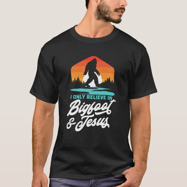 Camiseta Eu só acredito em Pé Grande Jesus Sasquatch Re (Frente)