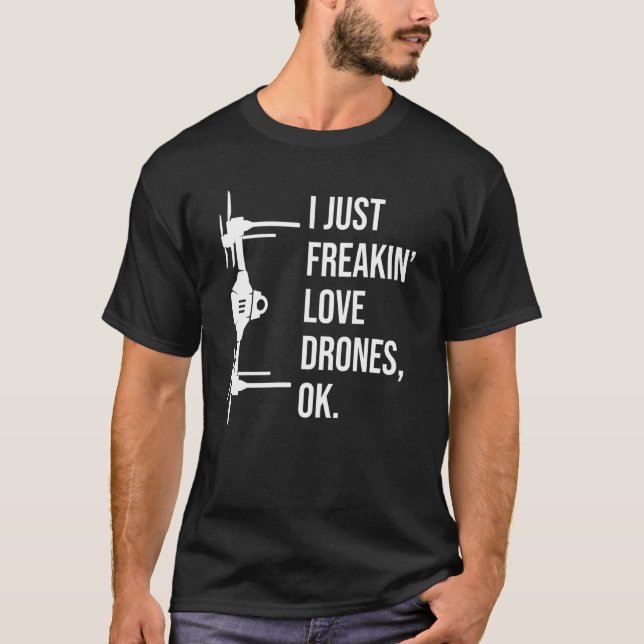 Camiseta Eu só assustei os drones do amor Ok Drone voando Q (Frente)