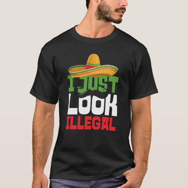 Camiseta Eu Só Pareço Um Cinco Ilegal De Mayo Banque Fie Me (Frente)