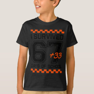 Camiseta Eu Sobrevivi a 67 + 33 Dias de Escola Matemática d