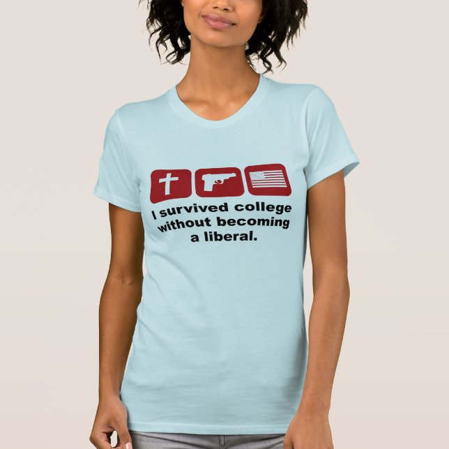 Camiseta Eu sobrevivi à faculdade sem transformar-se um (Frente)