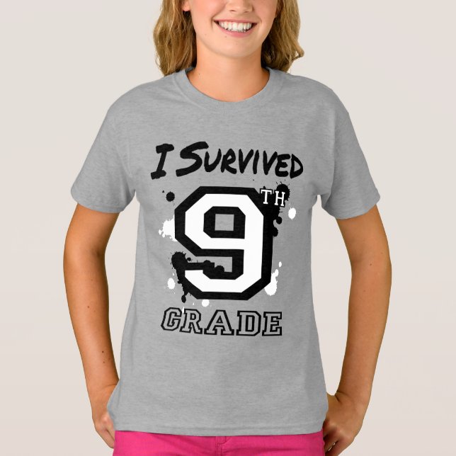 Camiseta Eu Sobrevivi a Garotas do 9º ano (Frente)